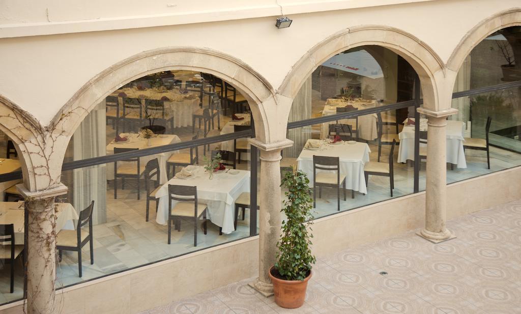 Trh Ciudad De Baeza Hotel Exterior foto